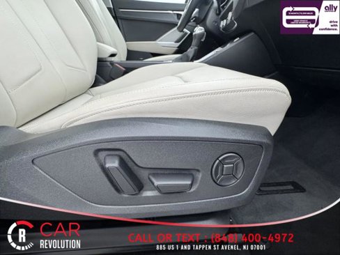 Used 2024 Audi Q3 2.0T Premium image 53