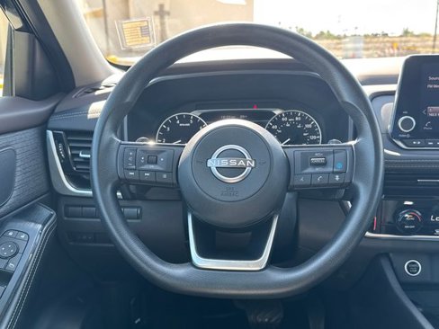 Used 2023 Nissan Rogue SV image 15