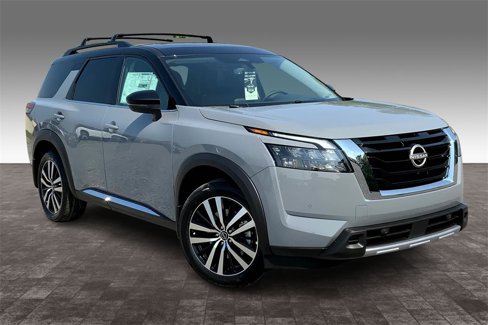 New 2025 Nissan Pathfinder Platinum image 1