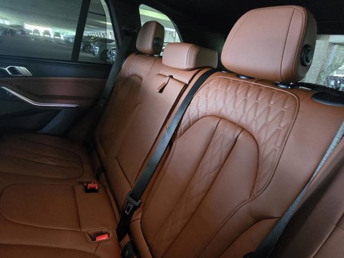 New 2026 BMW X5 M60i w/ Executive Package image 13