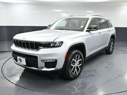 Used 2024 Jeep Grand Cherokee L Limited w/ Luxury Tech Group II image 12