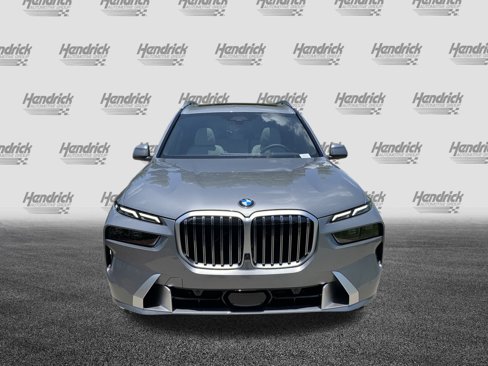 New 2026 BMW X7 xDrive40i image 3