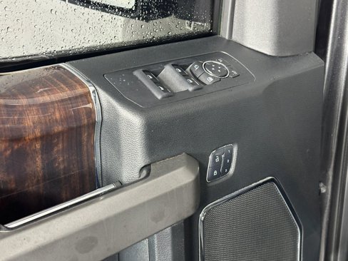 Used 2015 Ford F150 Platinum w/ Equipment Group 701A Luxury image 27