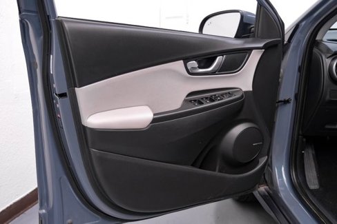 Used 2022 Hyundai Kona Limited image 35