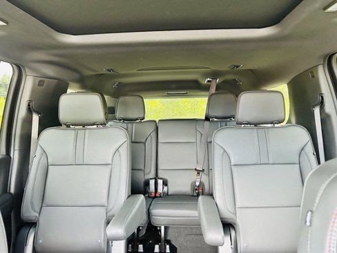 Used 2025 Chevrolet Suburban RST image 49