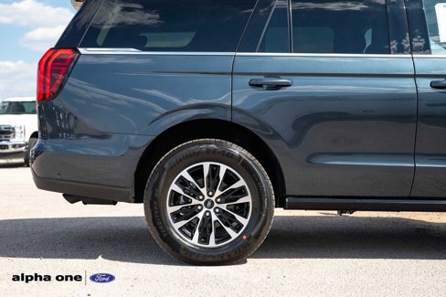 New 2025 Ford Expedition Platinum image 5