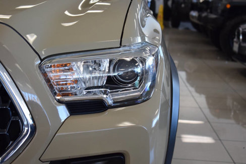 Used 2019 Toyota Tacoma TRD Off-Road w/ Technology Package image 12