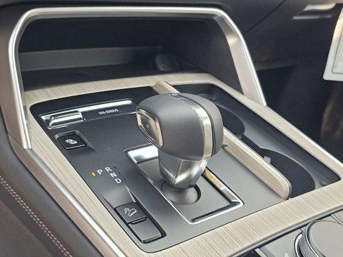 New 2025 MAZDA CX-70 Plug-In Hybrid w/ Premium Pkg image 36