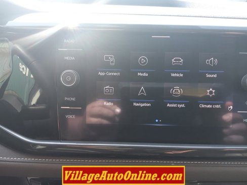 Used 2022 Volkswagen Taos SEL image 42