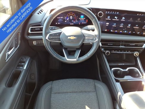 Used 2025 Chevrolet Traverse LT image 13