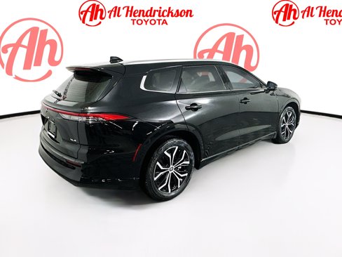 Used 2025 Toyota Crown Signia image 3