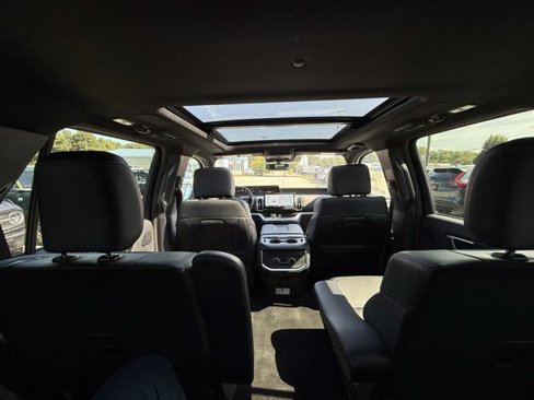 New 2025 Ford Expedition Platinum image 33