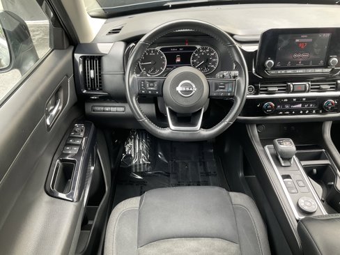 Used 2024 Nissan Pathfinder SV image 22