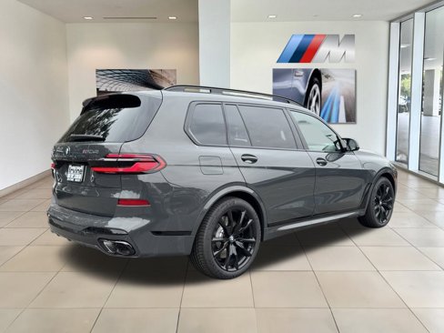 New 2026 BMW X7 M60i image 7