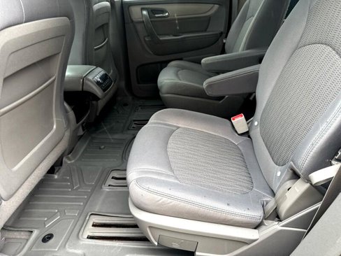 Used 2015 Chevrolet Traverse LT image 14