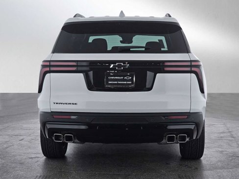 New 2026 Chevrolet Traverse LT w/ Enhanced Driving Package image 4