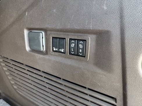 Used 2022 GMC Yukon Denali image 23