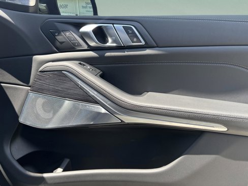 New 2026 BMW X7 M60i image 28