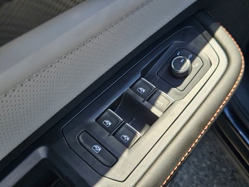 New 2025 Volkswagen Atlas Peak Edition SE image 10