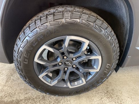 New 2026 Chevrolet Equinox ACTIV w/ Convenience Package III image 14