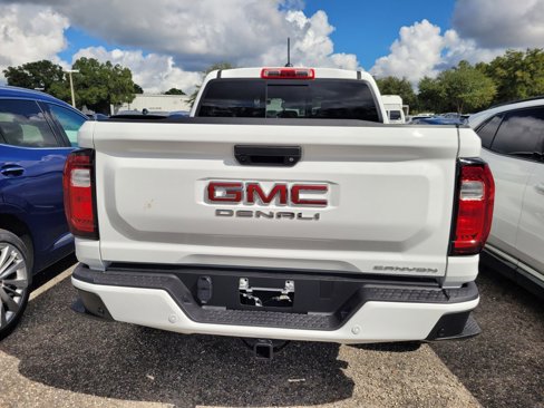 New 2026 GMC Canyon Denali image 9