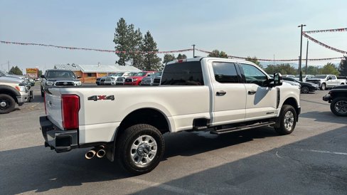 Used 2024 Ford F350 XLT image 3