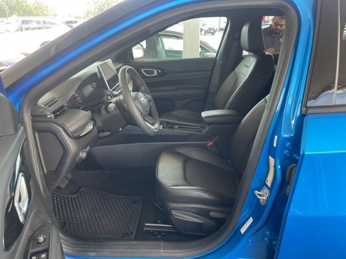 Used 2025 Jeep Compass Trailhawk image 25