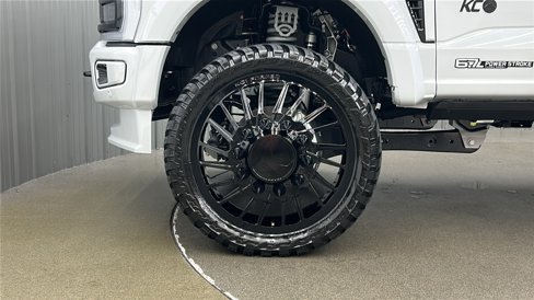 Used 2025 Ford F450 Platinum w/ Platinum Plus Package image 9
