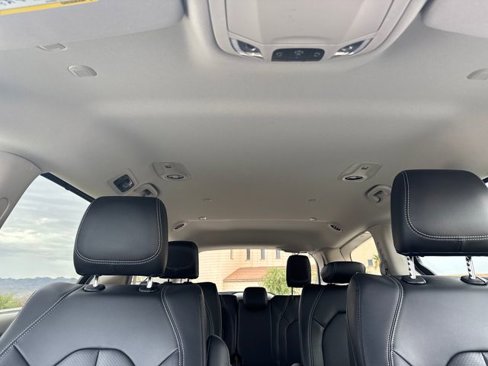 New 2024 Chrysler Pacifica Touring-L image 21