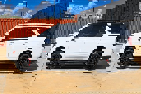 Used 2022 GMC Yukon AT4 w/ Max Trailering Package image 8