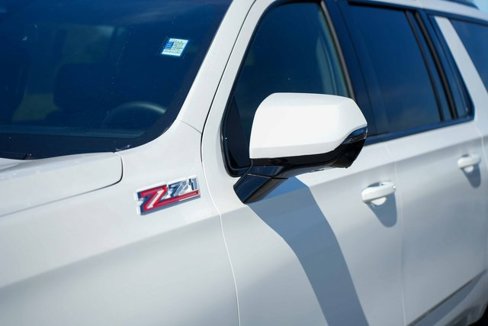 Used 2025 Chevrolet Suburban Z71 image 10