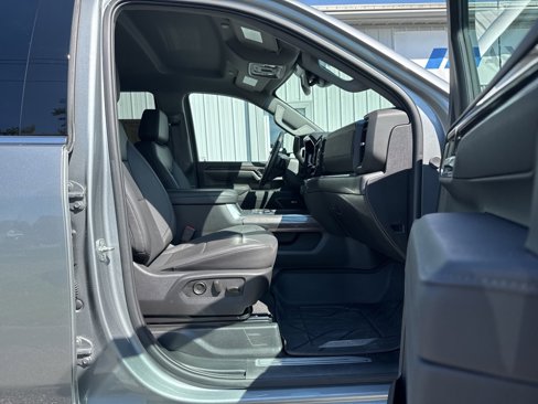 Used 2025 Chevrolet Silverado 3500 LTZ w/ LTZ Plus Package image 23