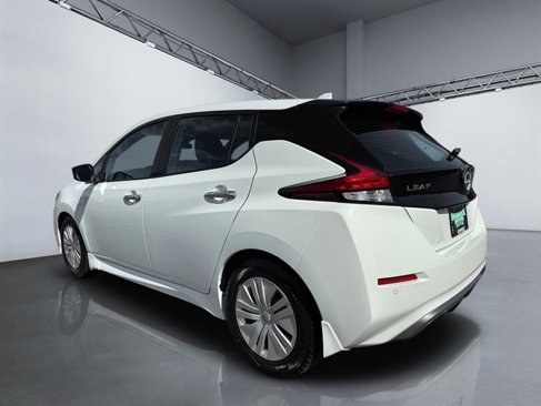 Used 2023 Nissan Leaf S image 5