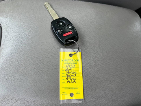 Used 2011 Honda Accord EX-L image 12