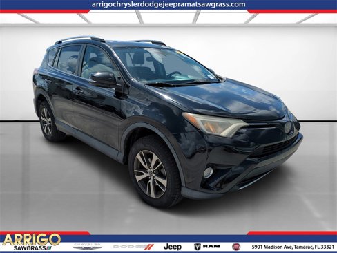 Used 2017 Toyota RAV4 XLE image 1
