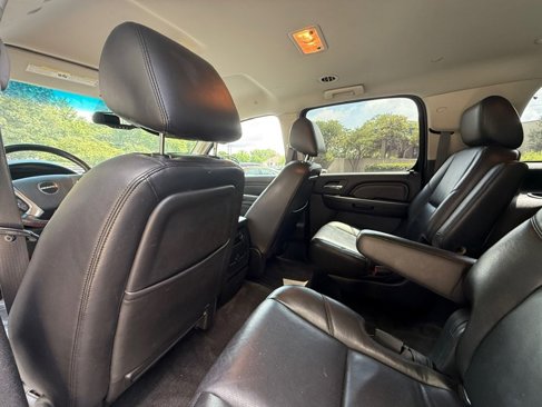 Used 2011 GMC Yukon XL Denali image 35