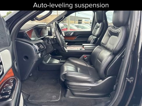 Used 2018 Lincoln Navigator Reserve w/ Technology Package image 11