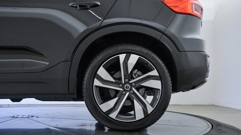 Certified 2025 Volvo XC40 B5 Plus w/ Climate Package image 11