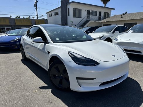 Used 2023 Tesla Model 3 Standard Range image 3
