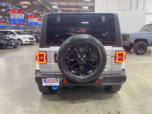 Used 2023 Jeep Wrangler Unlimited Sahara image 4
