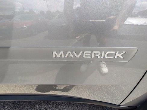 Used 2024 Ford Maverick Lariat w/ 4K Tow Package image 18