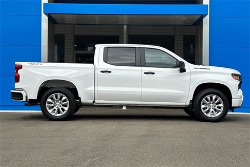 New 2026 Chevrolet Silverado 1500 Custom w/ LPO, Dark Essentials Package image 4