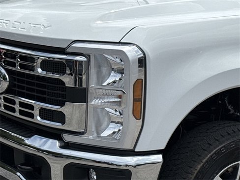 New 2025 Ford F350 XLT w/ FX4 Off-Road Package image 7