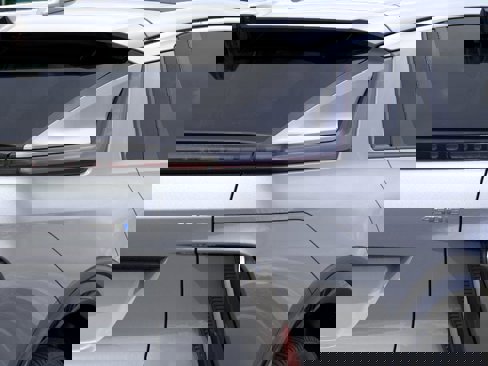 New 2025 Cadillac Lyriq Luxury image 11