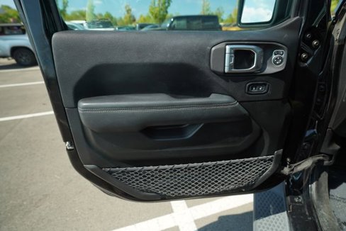 Used 2020 Jeep Wrangler Unlimited Sahara image 12