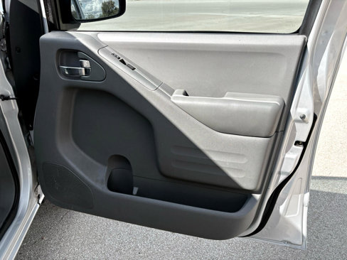 Used 2016 Nissan Frontier SV image 20