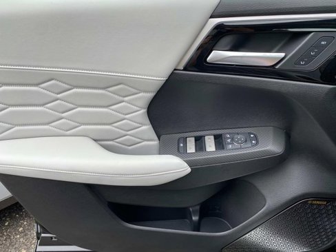 New 2025 Mitsubishi Outlander AWD image 18