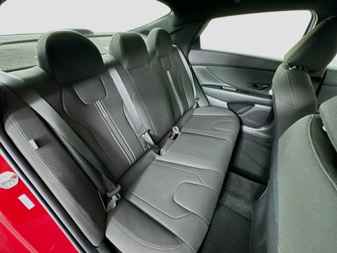 Certified 2025 Hyundai Elantra Sport image 26