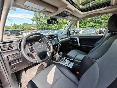 Used 2022 Toyota 4Runner SR5 Premium image 10
