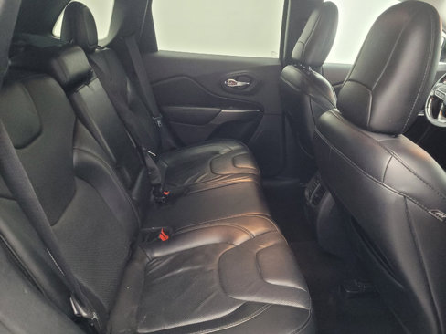 Used 2020 Jeep Cherokee Limited image 19